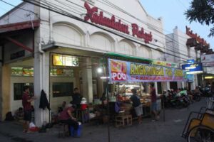 Wisata Kuliner di Jawa Tengah angkringan kedaulatan rakyat