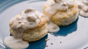 biscuit and gravy